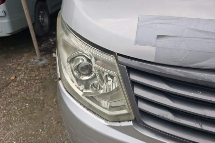 Used Wuling Zhengcheng 2015 1.5L Comfort L3C Right Front Headlight