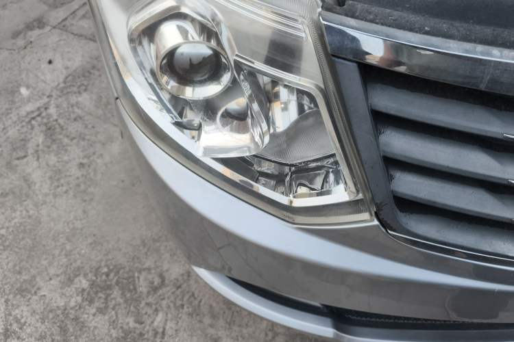 Used Wuling Zhengcheng 2015 1.8L Luxury Model LJ479QE2 Right Front Headlight