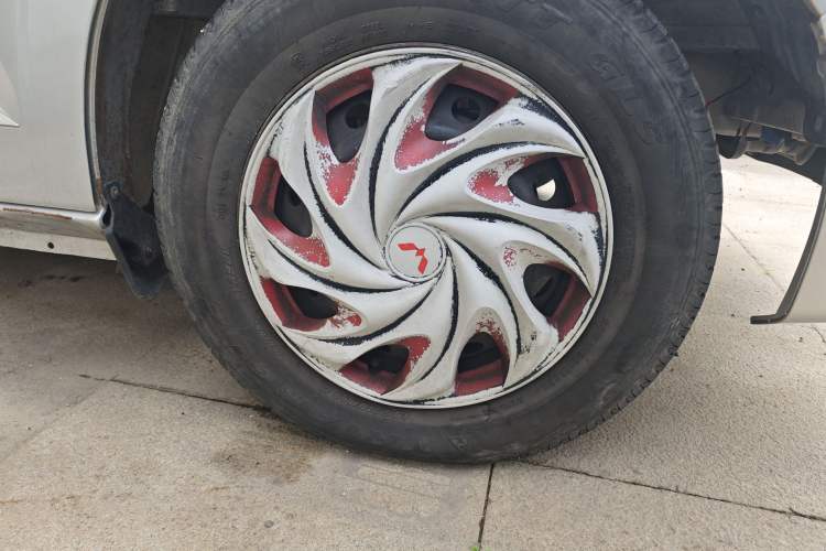 Used Wuling Zhengcheng 2015 1.8L Comfort Model LJ479QE2 Right Front Wheel Hub