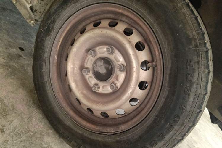 Used Wuling Zhengcheng 2015 1.8L Comfort Model LJ479QE2 Right Front Wheel Hub