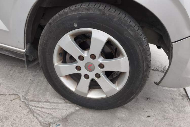 Used Wuling Zhengcheng 2015 1.8L Luxury Model LJ479QE2 Right Front Wheel Hub