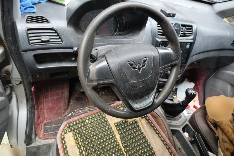 Used Wuling Zhengcheng 2015 1.8L Comfort Model LJ479QE2 Steering Wheel