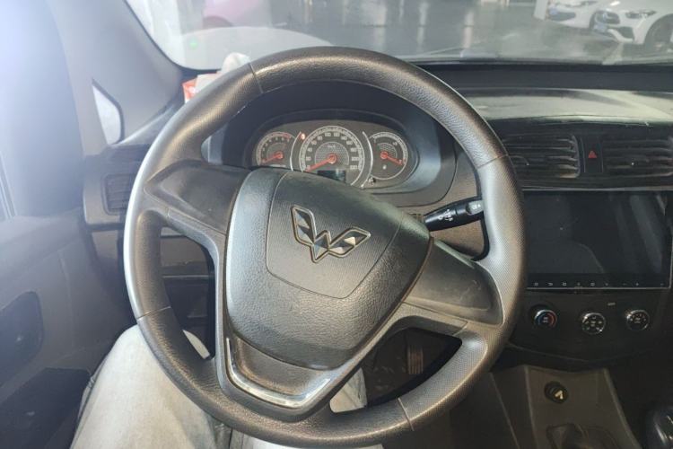 Used Wuling Zhengcheng 2015 1.5L Comfort L3C Steering Wheel