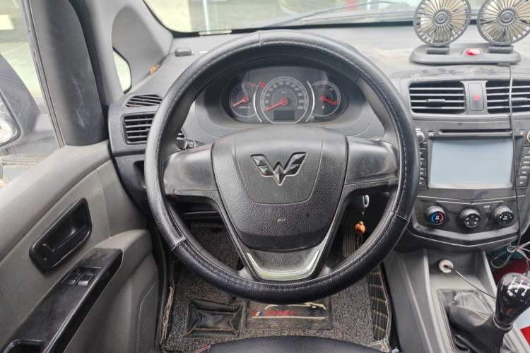 Used Wuling Zhengcheng 2015 1.5L Comfort L3C Steering Wheel