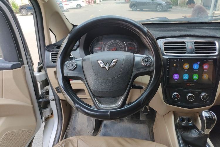 Used Wuling Zhengcheng 2015 1.8L Luxury Model LJ479QE2 Steering Wheel