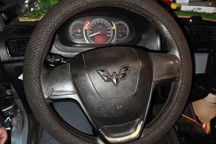 Used Wuling Zhengcheng 2015 1.5L Comfort L3C Steering Wheel