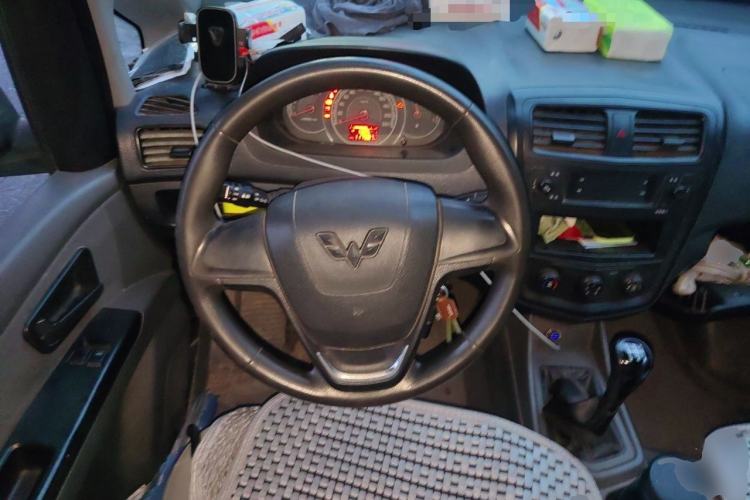 Used Wuling Zhengcheng 2015 1.8L Comfort Model LJ479QE2 Steering Wheel