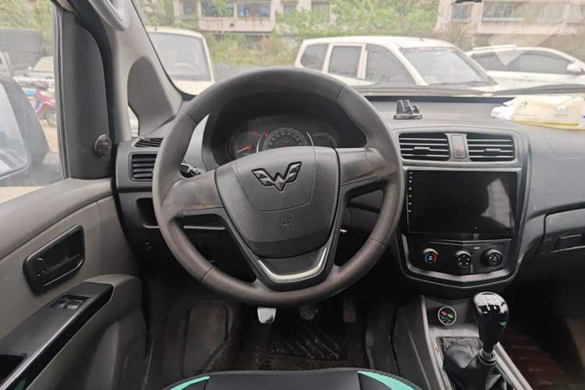 Used Wuling Zhengcheng 2015 1.5L Comfort L3C Steering Wheel