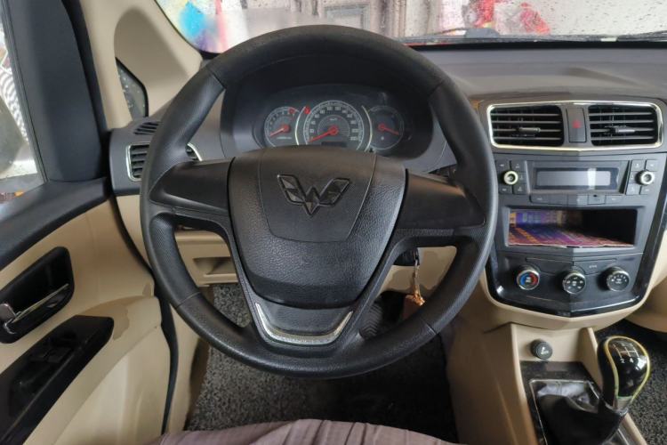 Used Wuling Zhengcheng 2015 1.8L Luxury Model LJ479QE2 Steering Wheel