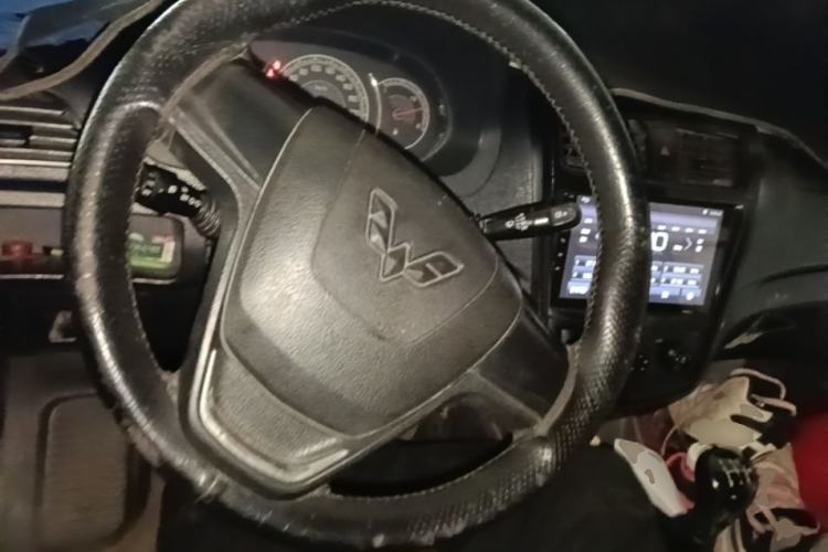 Used Wuling Zhengcheng 2015 1.8L Comfort Model LJ479QE2 Steering Wheel