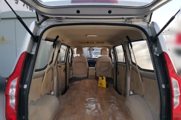 Used Wuling Zhengcheng 2015 1.8L Luxury Model LJ479QE2 Trunk