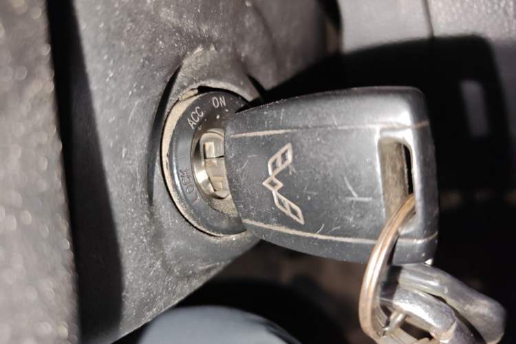 Used Wuling Zhengcheng 2015 1.5L Comfort L3C Vehicle Key