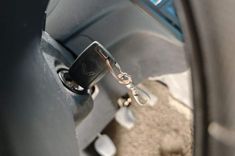 Used Wuling Zhengcheng 2015 1.5L Comfort L3C Vehicle Key