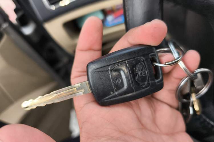 Used Wuling Zhengcheng 2015 1.8L Luxury Model LJ479QE2 Vehicle Key
