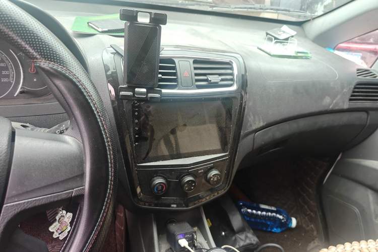 Used Wuling Zhengcheng 2015 1.5L Comfort L3C Audio And AC Panel
