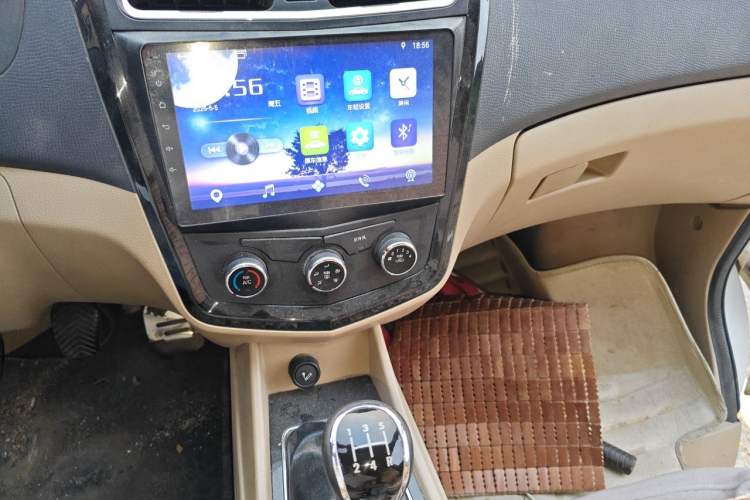 Used Wuling Zhengcheng 2015 1.8L Luxury Model LJ479QE2 Audio And AC Panel