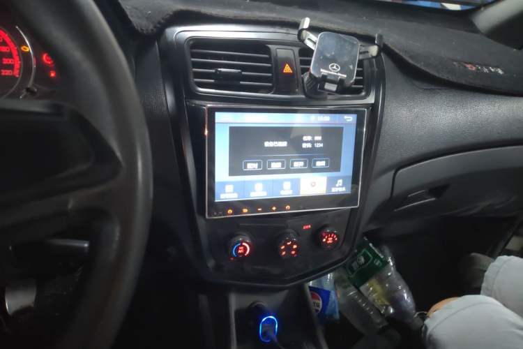 Used Wuling Zhengcheng 2015 1.5L Comfort L3C Audio And AC Panel