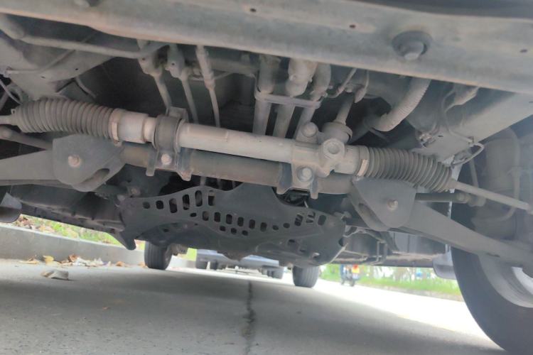 Used Wuling Zhengcheng 2015 1.8L Luxury Model LJ479QE2 Chassis Front