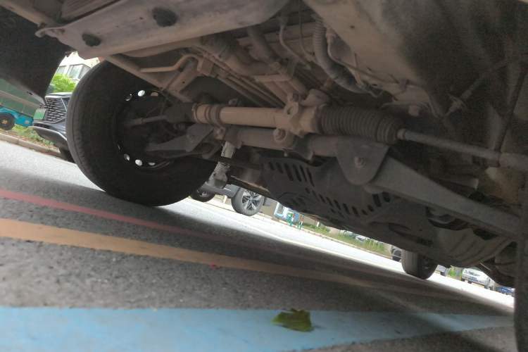 Used Wuling Zhengcheng 2015 1.8L Comfort Model LJ479QE2 Chassis Front Left