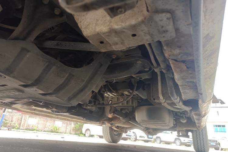 Used Wuling Zhengcheng 2015 1.8L Comfort Model LJ479QE2 Chassis Front Left