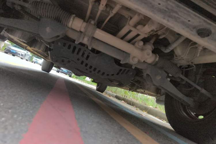 Used Wuling Zhengcheng 2015 1.8L Comfort Model LJ479QE2 Chassis Front