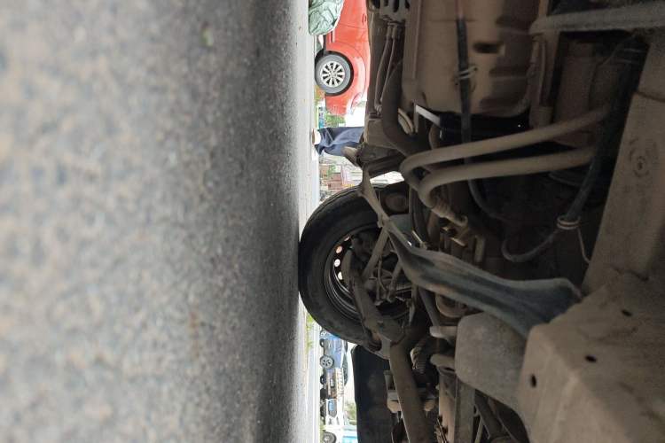 Used Wuling Zhengcheng 2015 1.5L Comfort L3C Chassis Front Right