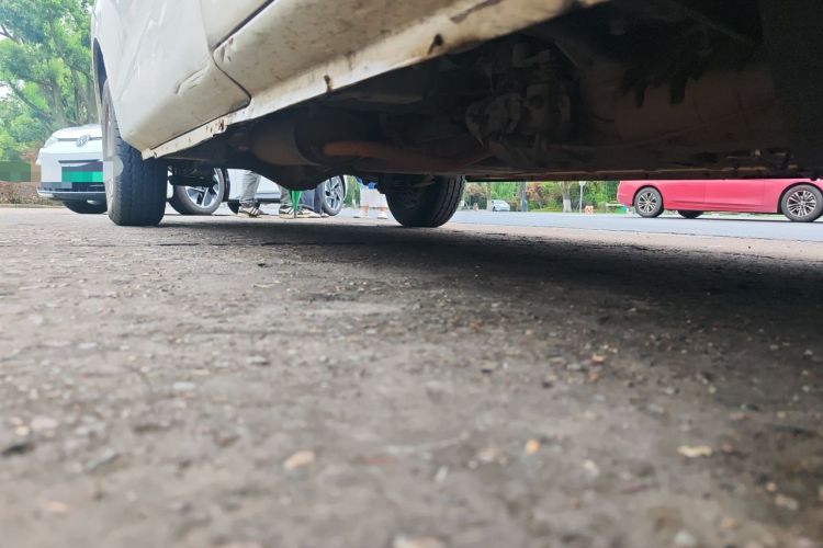 Used Wuling Zhengcheng 2015 1.5L Comfort L3C Chassis Front Right