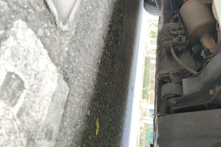 Used Wuling Zhengcheng 2015 1.8L Luxury Model LJ479QE2 Chassis Front Right