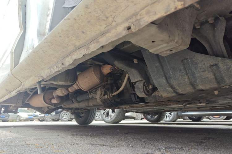 Used Wuling Zhengcheng 2015 1.8L Comfort Model LJ479QE2 Chassis Front Right