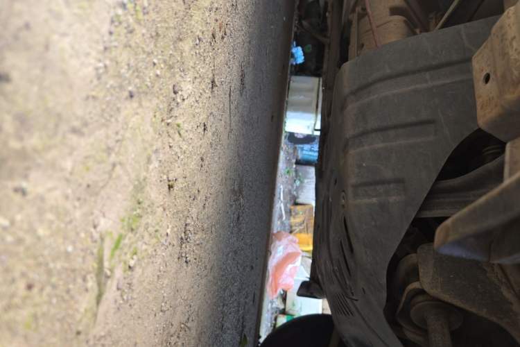 Used Wuling Zhengcheng 2015 1.5L Comfort L3C Chassis Front Right