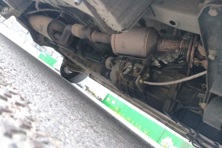 Used Wuling Zhengcheng 2015 1.8L Luxury Model LJ479QE2 Chassis Front Right