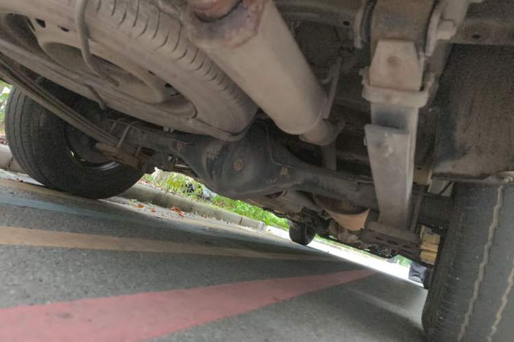 Used Wuling Zhengcheng 2015 1.8L Comfort Model LJ479QE2 Chassis Rear Right