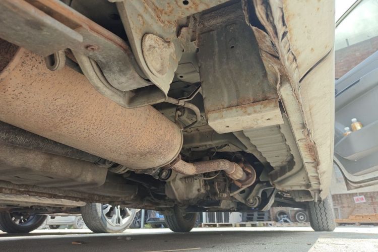 Used Wuling Zhengcheng 2015 1.8L Comfort Model LJ479QE2 Chassis Rear Right