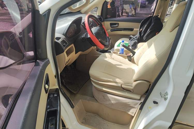 Used Wuling Zhengcheng 2015 1.8L Luxury Model LJ479QE2 Driver Seat