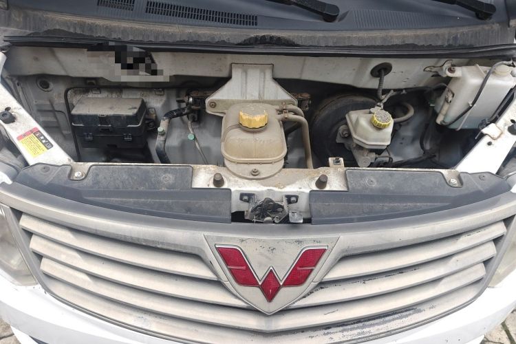 Used Wuling Zhengcheng 2015 1.5L Comfort L3C Engine Bay