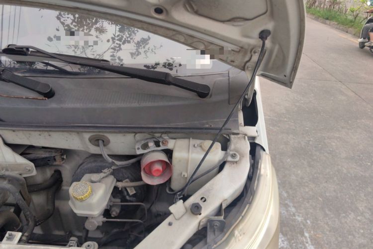 Used Wuling Zhengcheng 2015 1.8L Luxury Model LJ479QE2 Engine Bay Left