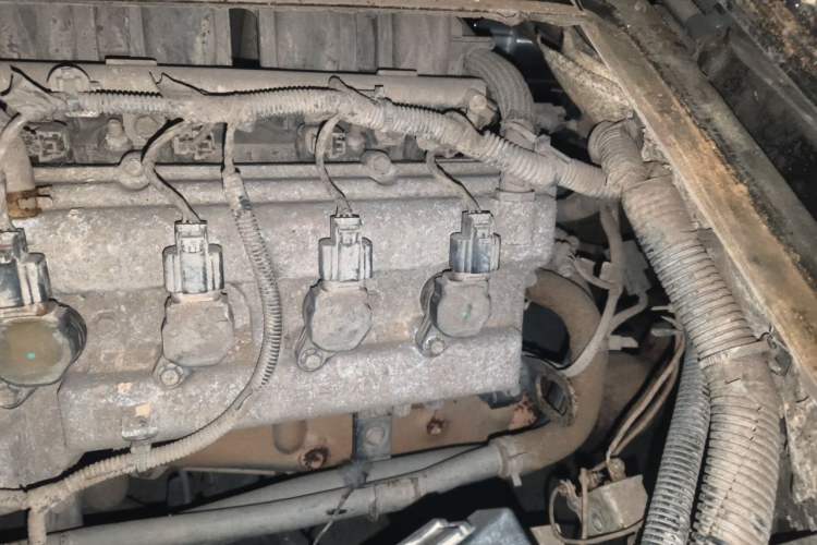 Used Wuling Zhengcheng 2015 1.5L Comfort L3C Engine Bay Left