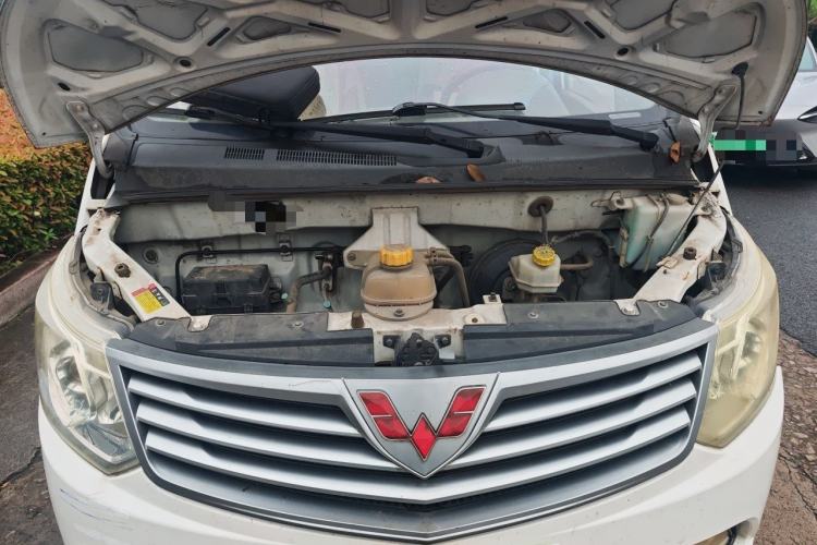 Used Wuling Zhengcheng 2015 1.5L Comfort L3C Engine Bay