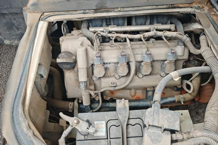 Used Wuling Zhengcheng 2015 1.5L Comfort L3C Engine Bay Right