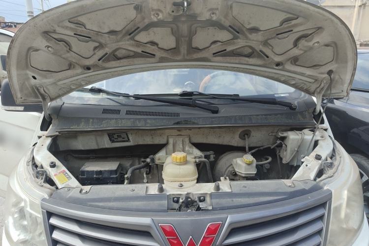 Used Wuling Zhengcheng 2015 1.8L Comfort Model LJ479QE2 Engine Bay