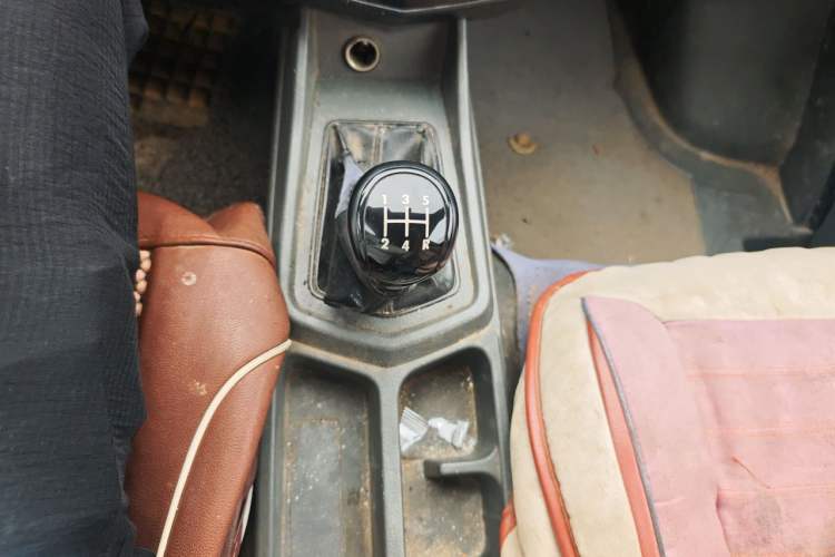 Used Wuling Zhengcheng 2015 1.5L Comfort L3C Gear Lever