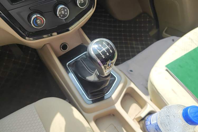 Used Wuling Zhengcheng 2015 1.8L Luxury Model LJ479QE2 Gear Lever