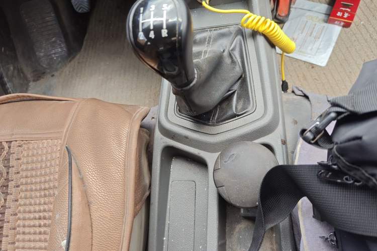 Used Wuling Zhengcheng 2015 1.8L Comfort Model LJ479QE2 Gear Lever