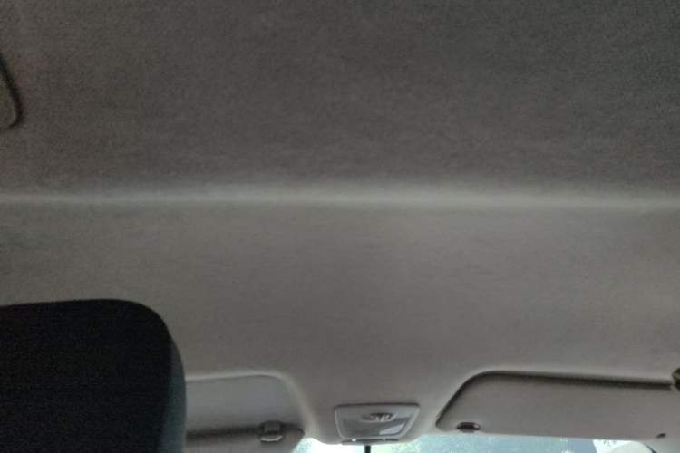 Used Wuling Zhengcheng 2015 1.8L Comfort Model LJ479QE2 Headliner