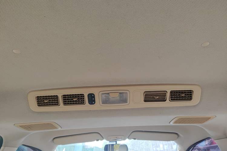 Used Wuling Zhengcheng 2015 1.8L Luxury Model LJ479QE2 Headliner