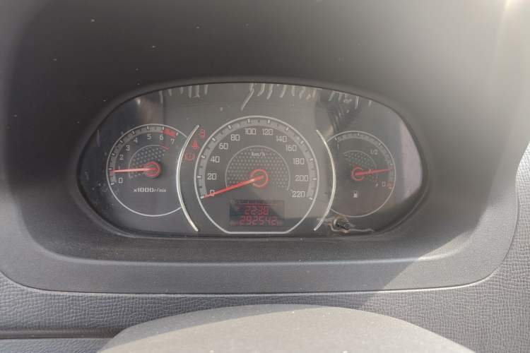 Used Wuling Zhengcheng 2015 1.8L Comfort Model LJ479QE2 Instrument Cluster