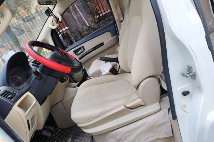 Used Wuling Zhengcheng 2015 1.8L Luxury Model LJ479QE2 Left Front Seat