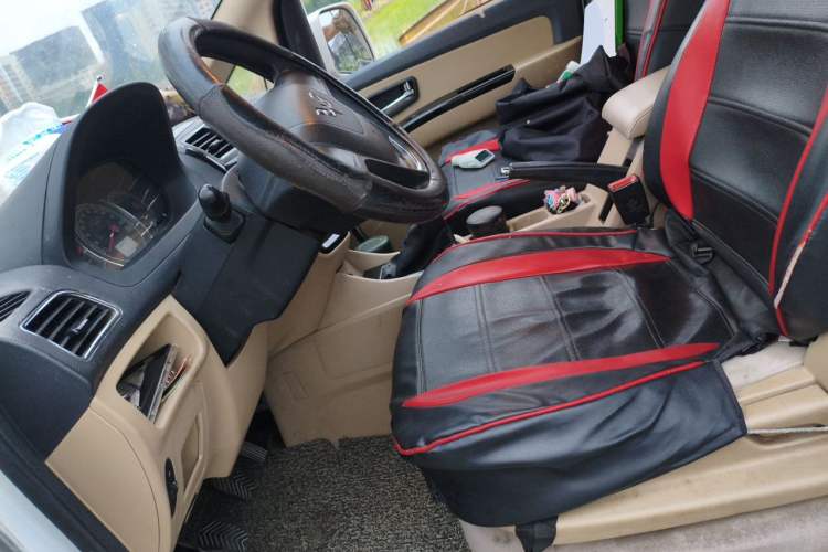 Used Wuling Zhengcheng 2015 1.8L Luxury Model LJ479QE2 Left Front Seat