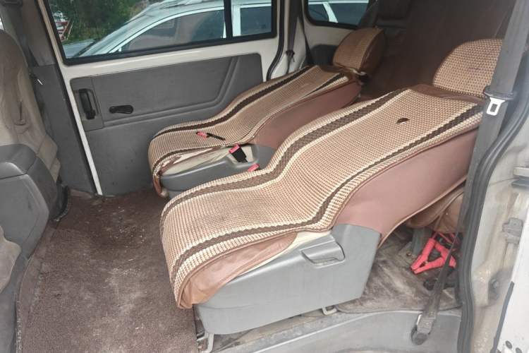 Used Wuling Zhengcheng 2015 1.5L Comfort L3C Left Rear Seat