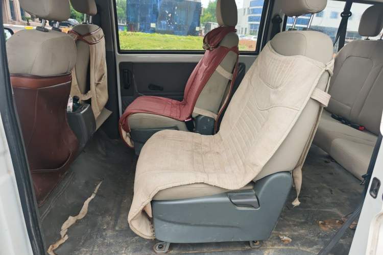 Used Wuling Zhengcheng 2015 1.5L Comfort L3C Left Rear Seat